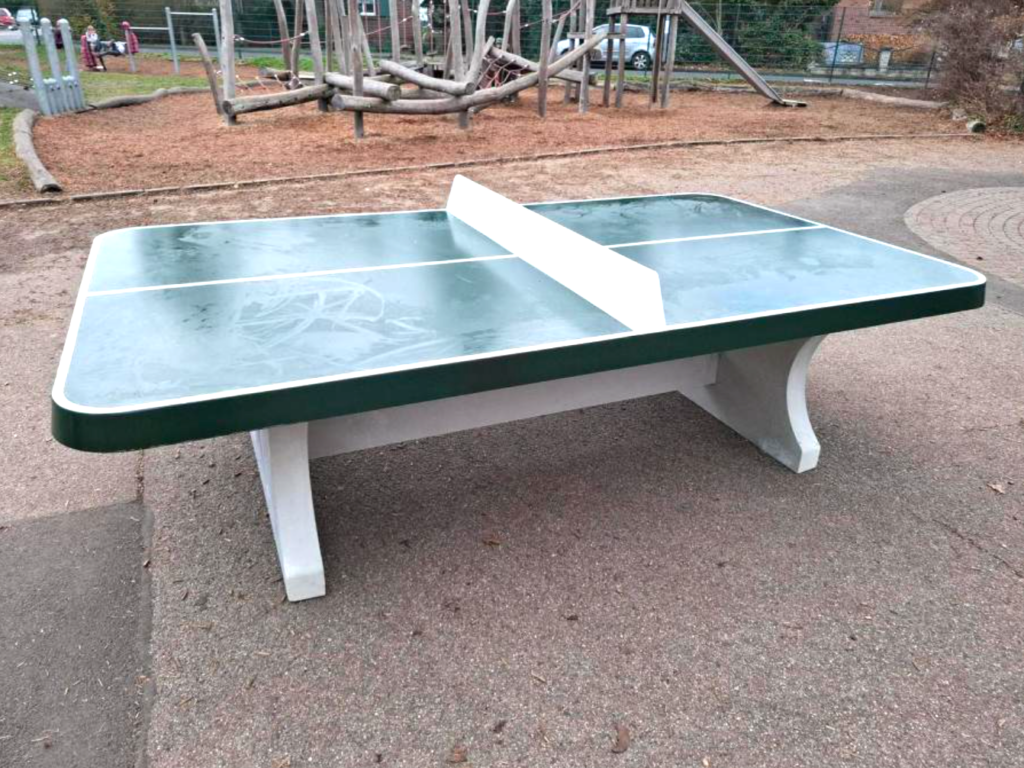 Tischtennisplatte